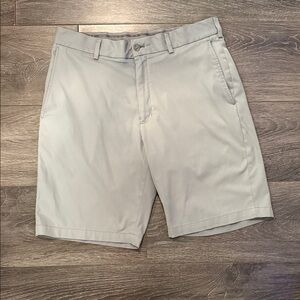 Walter Hagen Men's Soft Gray Flat Front Shorts